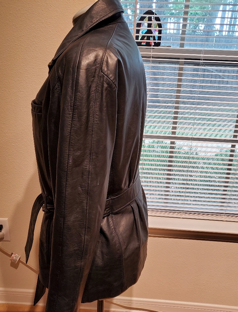 100% Leather Jacket - Picture 4 of 9